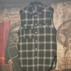 Have Black and White Patterned Top